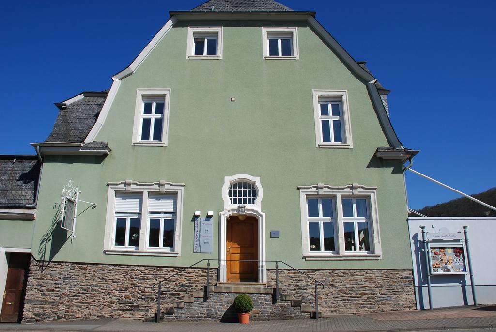 Gaestehaus & Weingut Cluesserath-Weiler Триттенхайм Экстерьер фото